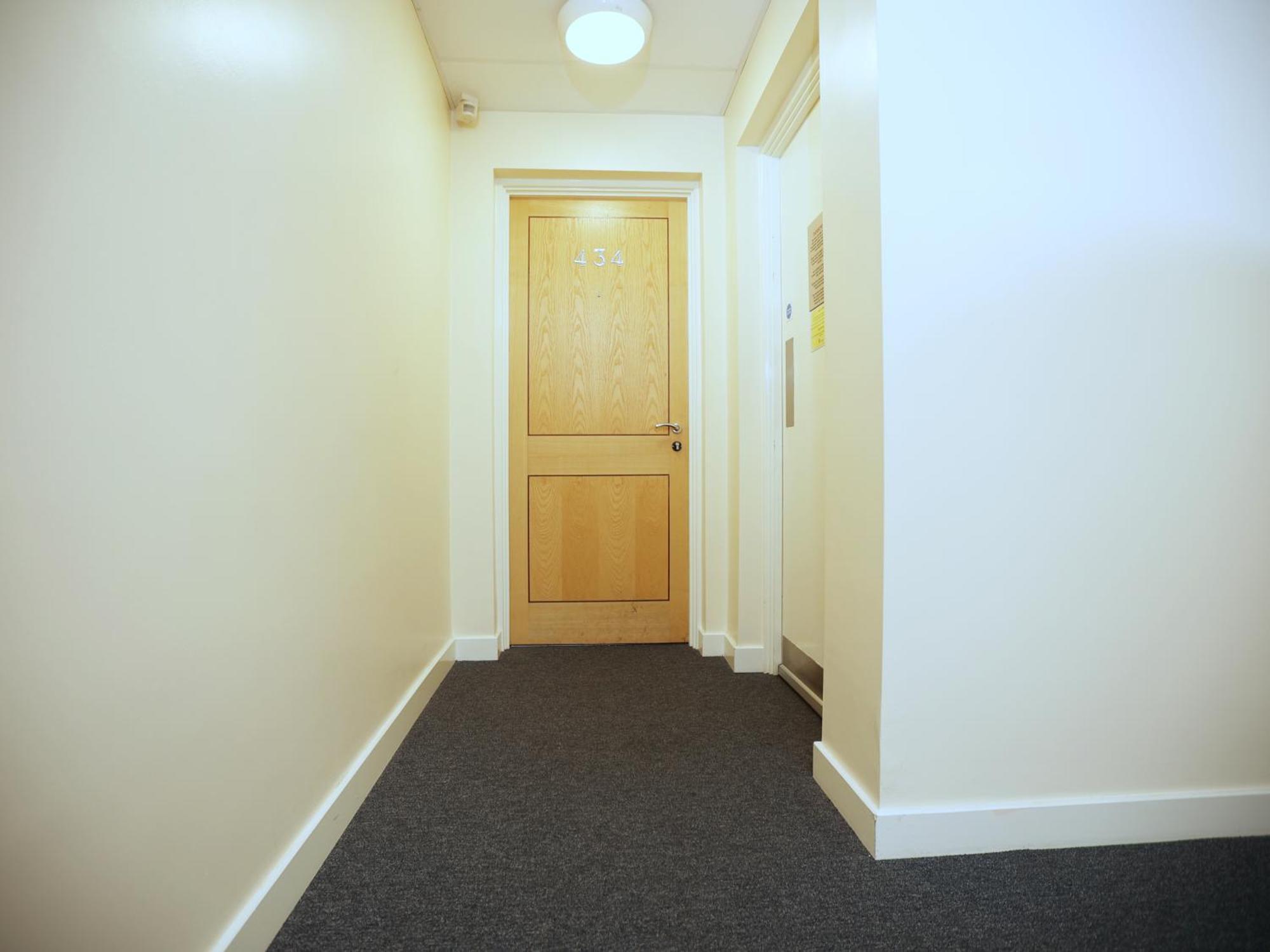 Appartement Catrine, Fantastic Location, Great For Contractors & Workers, Free Private Parking à Cardiff Extérieur photo